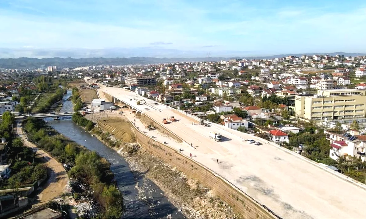 Shtepi ne shitje Apartament ne Tirane, 1+1, Mobilimi Bosh, pa mobiluar, Pagesa 70,000  Euro.