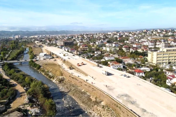 Shtepi ne shitje Apartament ne Tirane, 1+1, Mobilimi Bosh, pa mobiluar, Pagesa 70,000  Euro.