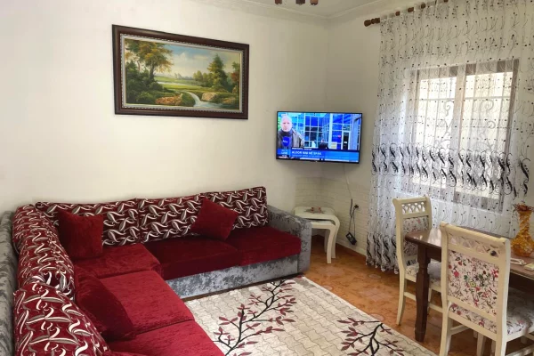 Shtepi me qera 2+1 ne Tirane - 350 Euro