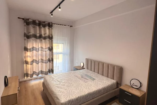 Shtepi me qera Apartament ne Tirane, 1+1, Mobilimi E mobiluar, Pagesa 550  Euro.