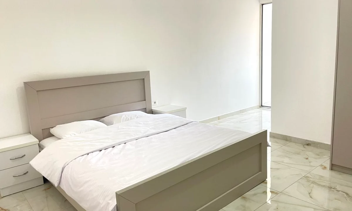 Shtepi me qera Apartament ne Tirane, 2+1, Mobilimi E mobiluar, Pagesa 700  Euro.