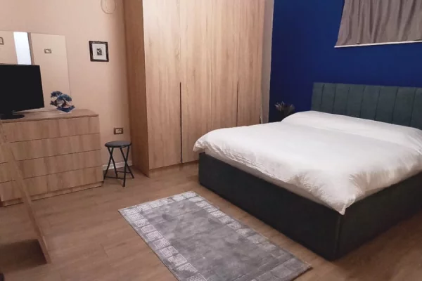 Shtepi me qera Shtepi Private ne Tirane, 1+1, Mobilimi E mobiluar, Pagesa 55,000  Leke.