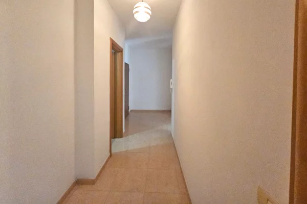 Shtepi me qera Apartament ne Tirane, 2+1, Mobilimi E mobiluar, Pagesa 500  Euro.