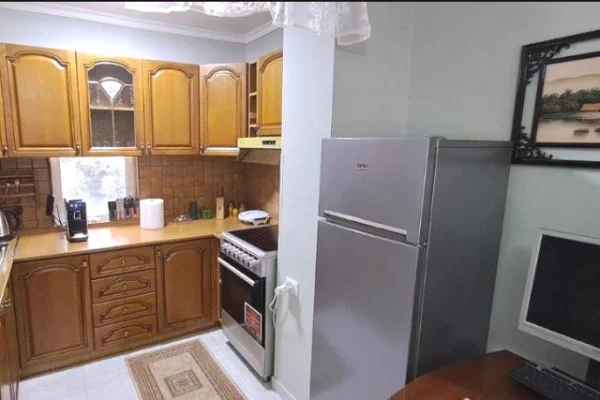 Shtepi me qera Apartament ne Tirane, 1+1, Mobilimi E mobiluar, Pagesa 350  Euro.