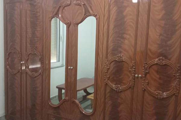 Shtepi me qera Apartament ne Tirane, 2+1, Mobilimi E mobiluar, Pagesa 450  Euro.