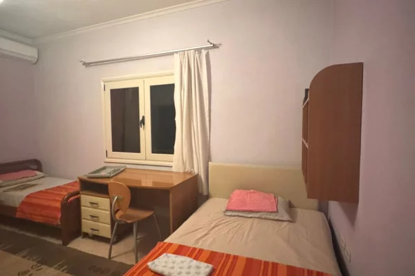 Shtepi me qera Apartament ne Tirane, 1+1, Mobilimi E mobiluar, Pagesa 350  Euro.