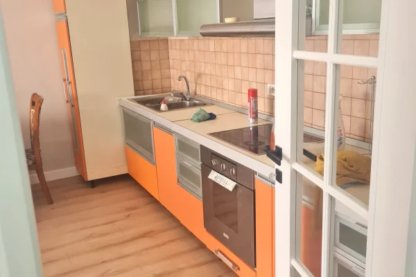 Shtepi me qera Apartament ne Tirane, 2+1, Mobilimi E mobiluar, Pagesa 800  Euro.