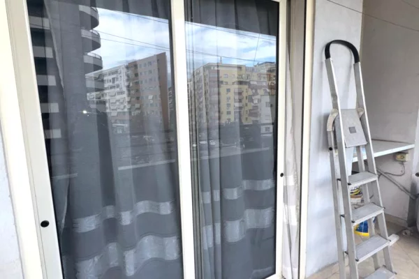 Shtepi me qera Apartament ne Tirane, 2+1, Mobilimi E mobiluar, Pagesa 500  Euro.