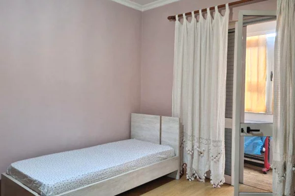 Shtepi me qera Apartament ne Tirane, 2+1, Mobilimi E mobiluar, Pagesa 600  Euro.