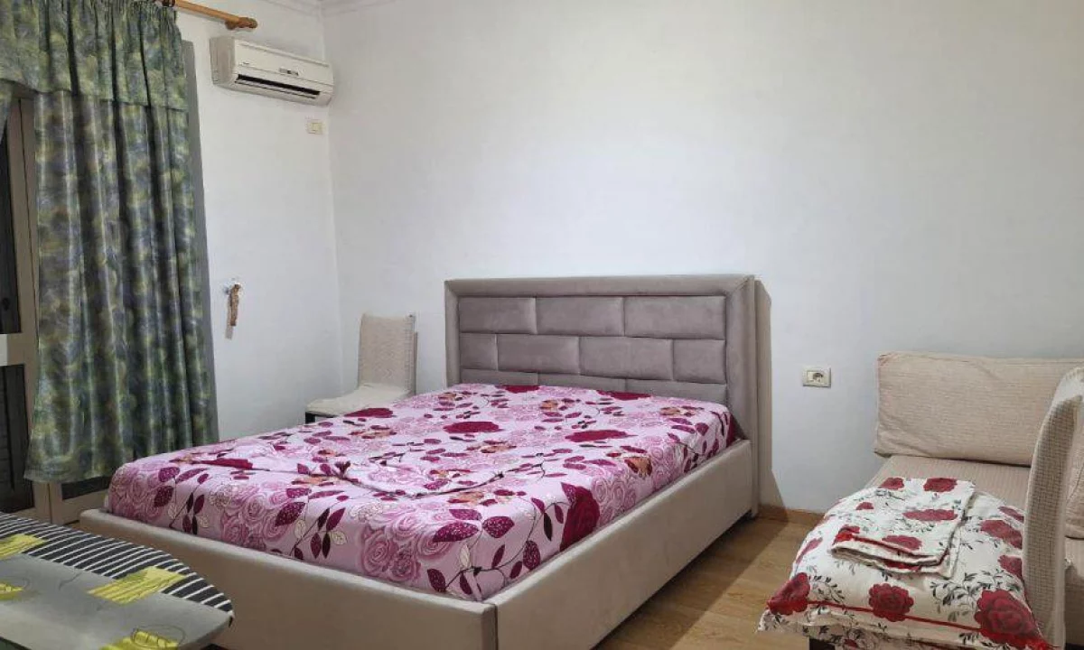Shtepi me qera Apartament ne Tirane, 2+1, Mobilimi E mobiluar, Pagesa 600  Euro.