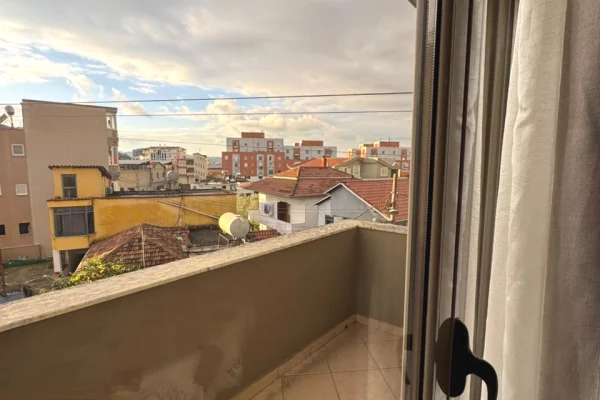 Shtepi me qera Apartament ne Tirane, 1+1, Mobilimi E mobiluar, Pagesa 400  Euro.