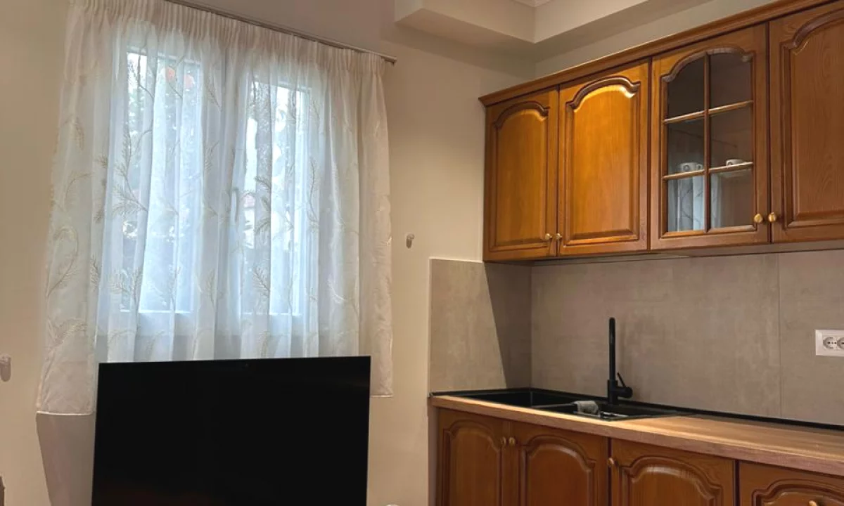 Shtepi me qera Apartament ne Tirane, 1+1, Mobilimi E mobiluar, Pagesa 400  Euro.