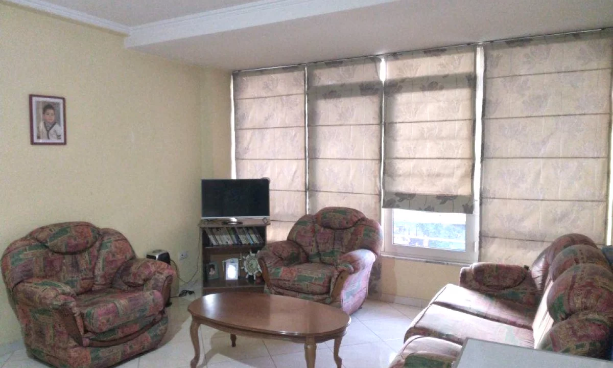 Shtepi me qera Apartament ne Tirane, 1+1, Mobilimi E mobiluar, Pagesa 400  Euro.