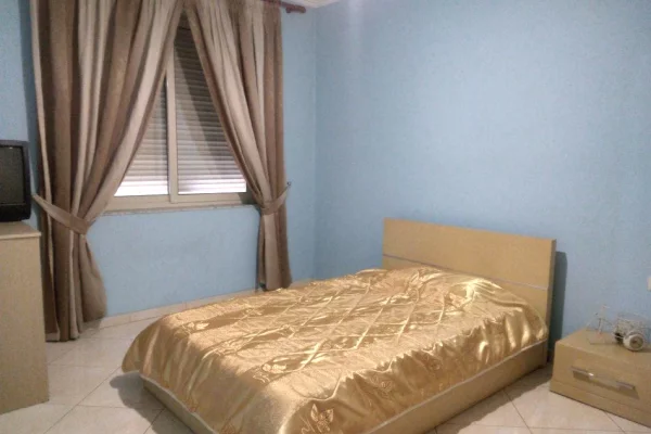 Shtepi me qera Apartament ne Tirane, 1+1, Mobilimi E mobiluar, Pagesa 400  Euro.