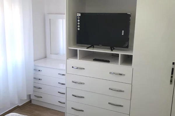 Shtepi me qera Apartament ne Tirane, 1+1, Mobilimi E mobiluar, Pagesa 500  Euro.