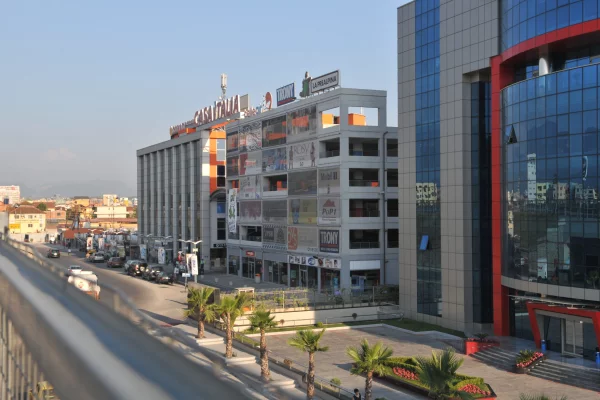 📌Shitet apartament 2+1 📍 tek Casa Italia!!