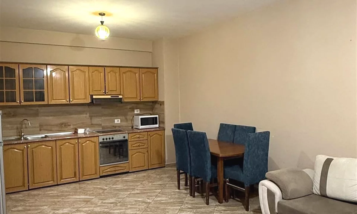 Shtepi me qera Apartament ne Tirane, 2+1, Mobilimi E mobiluar, Pagesa 550  Euro.