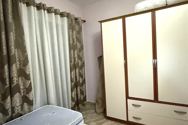 Shtepi me qera Apartament ne Tirane, 2+1, Mobilimi E mobiluar, Pagesa 550  Euro.
