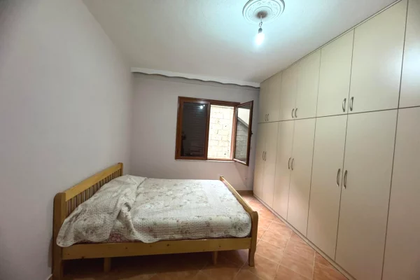 Shtepi me qera Apartament ne Tirane, 2+1, Mobilimi E mobiluar, Pagesa 500  Euro.