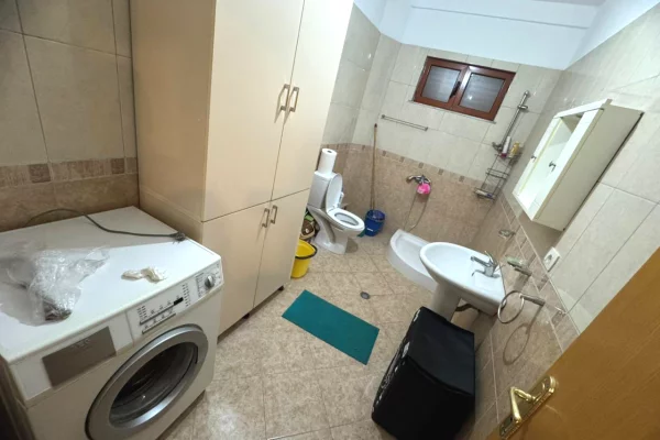 Shtepi me qera Apartament ne Tirane, 2+1, Mobilimi E mobiluar, Pagesa 500  Euro.