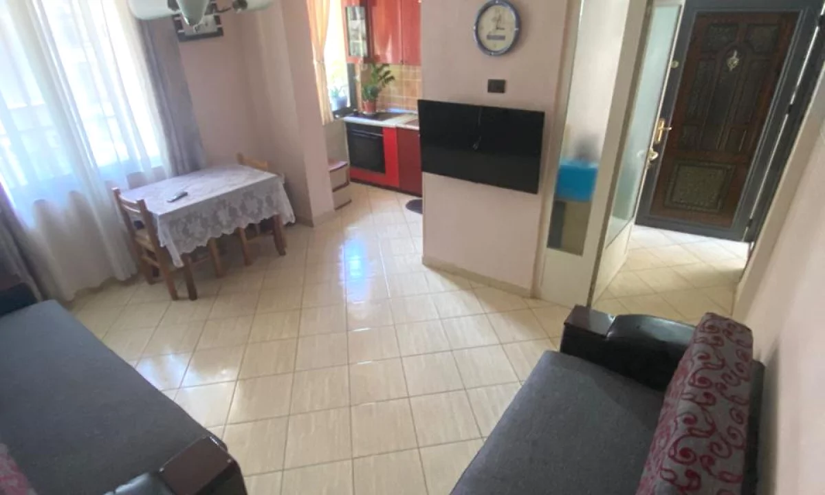 Shtepi me qera Apartament ne Tirane, 1+1, Mobilimi E mobiluar, Pagesa 75,000  Leke.
