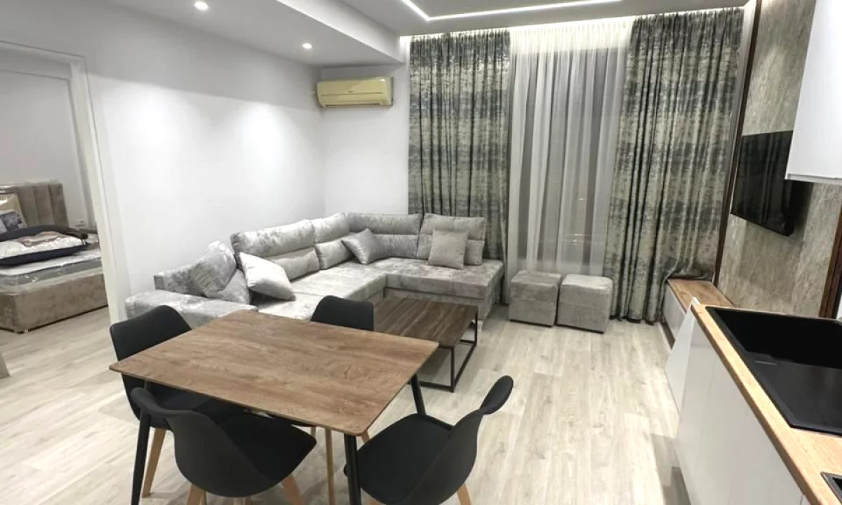 Shtepi me qera Apartament ne Tirane, 1+1, Mobilimi E mobiluar, Pagesa 700  Euro.