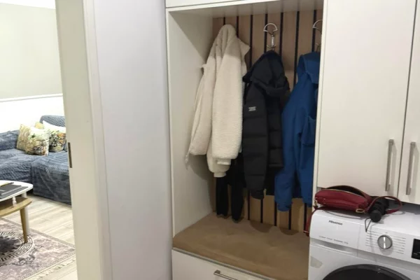 Shtepi ne shitje Apartament ne Tirane, 1+1, Mobilimi E mobiluar, Pagesa 120,000  Euro.