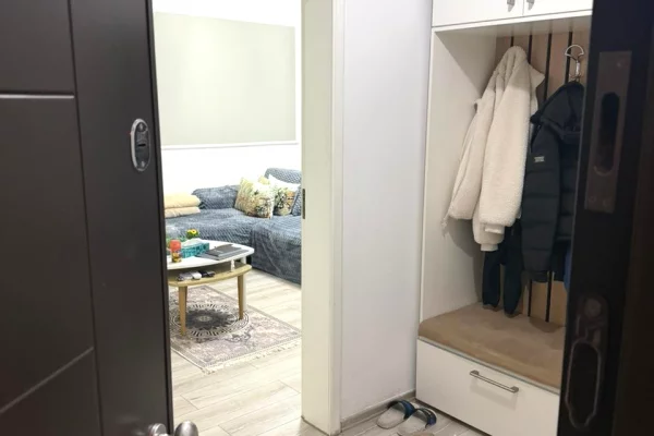 Shtepi ne shitje Apartament ne Tirane, 1+1, Mobilimi E mobiluar, Pagesa 120,000  Euro.