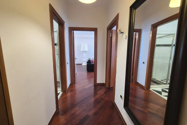 Shtepi me qera Apartament ne Tirane, 2+1, Mobilimi E mobiluar, Pagesa 1,300  Euro.