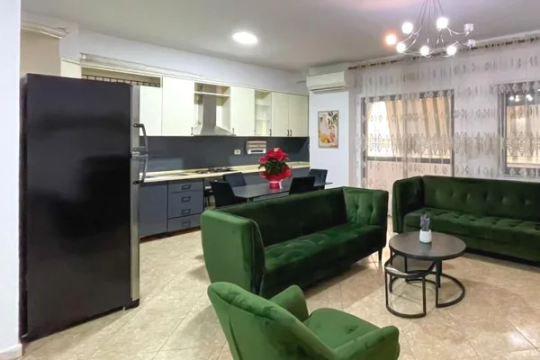 Shtepi me qera Apartament ne Tirane, 2+1, Mobilimi E mobiluar, Pagesa 750  Euro.