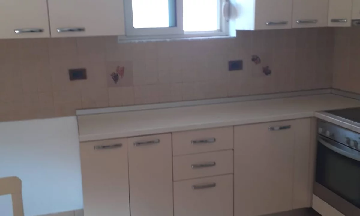 Shtepi me qera Apartament ne Tirane, 1+1, Mobilimi E mobiluar, Pagesa 350  Euro.