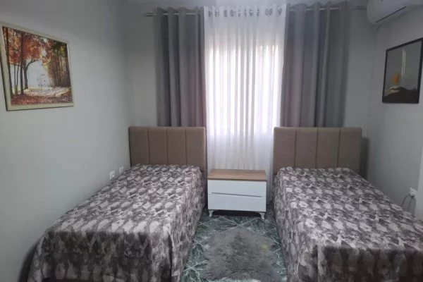 Shtepi me qera Apartament ne Tirane, 2+1, Mobilimi E mobiluar, Pagesa 600  Euro.