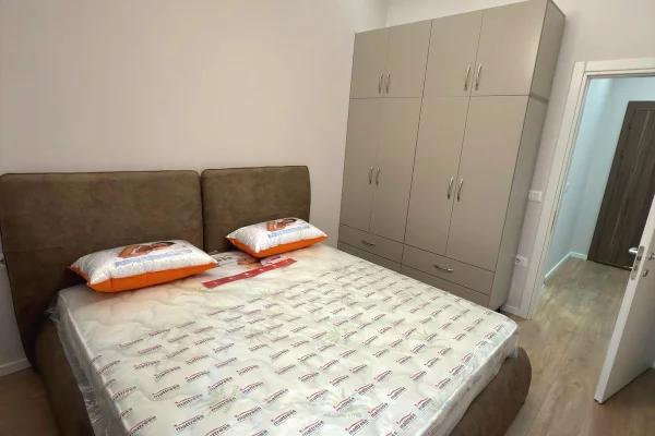Shtepi me qera Apartament ne Tirane, 1+1, Mobilimi E mobiluar, Pagesa 500  Euro.