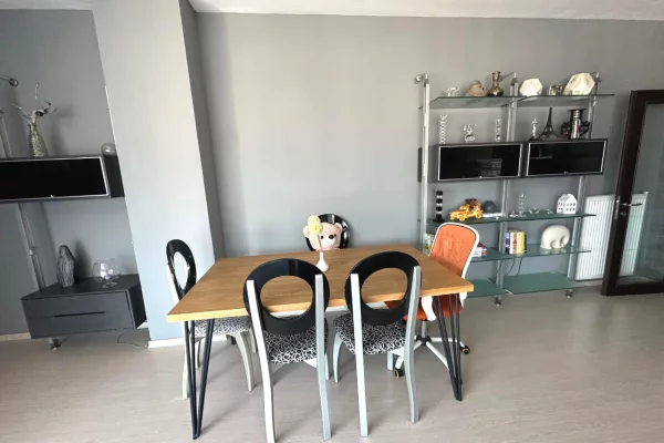 Shtepi me qera Apartament ne Tirane, 2+1, Mobilimi E mobiluar, Pagesa 80,000  Leke.