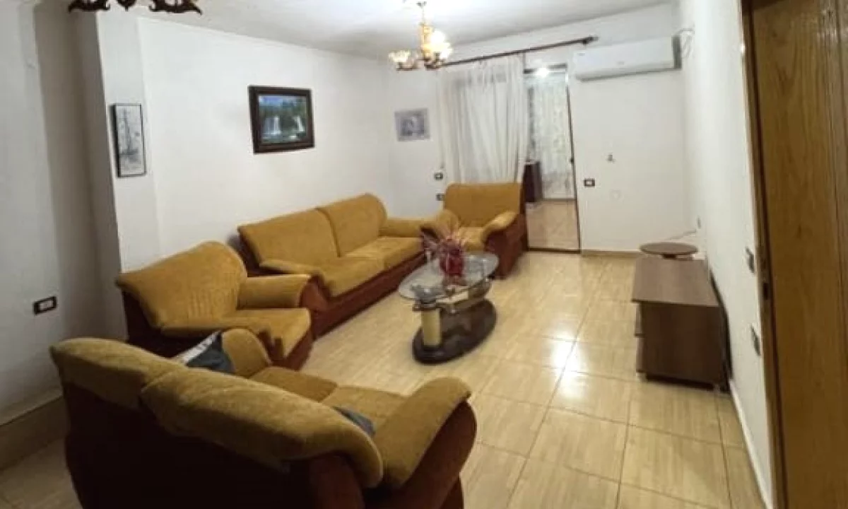 Shtepi me qera Apartament ne Tirane, 2+1, Mobilimi E mobiluar, Pagesa 450  Euro.