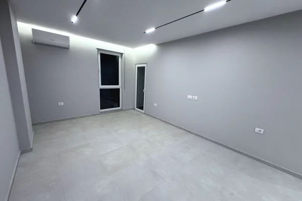 Shtepi me qera Apartament ne Tirane, 1+1, Mobilimi Bosh, pa mobiluar, Pagesa 400  Euro.
