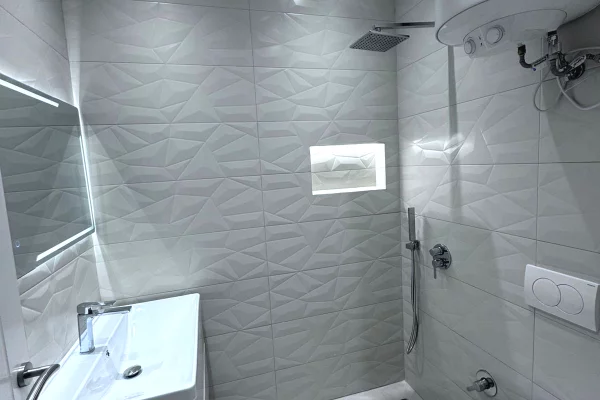 Shtepi me qera Apartament ne Tirane, 1+1, Mobilimi Bosh, pa mobiluar, Pagesa 400  Euro.