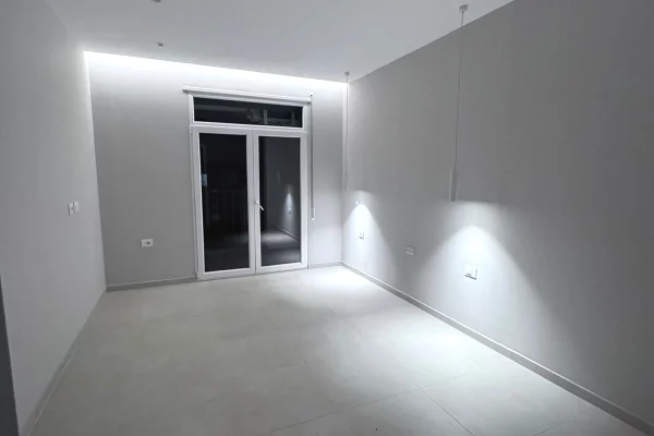 Shtepi me qera Apartament ne Tirane, 1+1, Mobilimi Bosh, pa mobiluar, Pagesa 400  Euro.