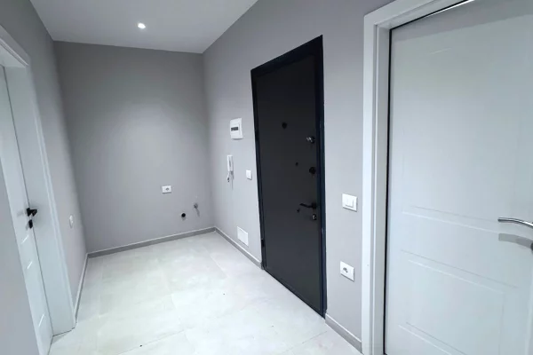 Shtepi me qera Apartament ne Tirane, 1+1, Mobilimi Bosh, pa mobiluar, Pagesa 400  Euro.