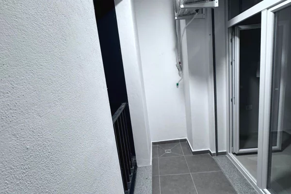 Shtepi me qera Apartament ne Tirane, 1+1, Mobilimi Bosh, pa mobiluar, Pagesa 400  Euro.