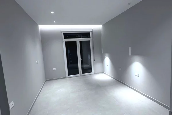 Shtepi me qera Apartament ne Tirane, 1+1, Mobilimi Bosh, pa mobiluar, Pagesa 400  Euro.