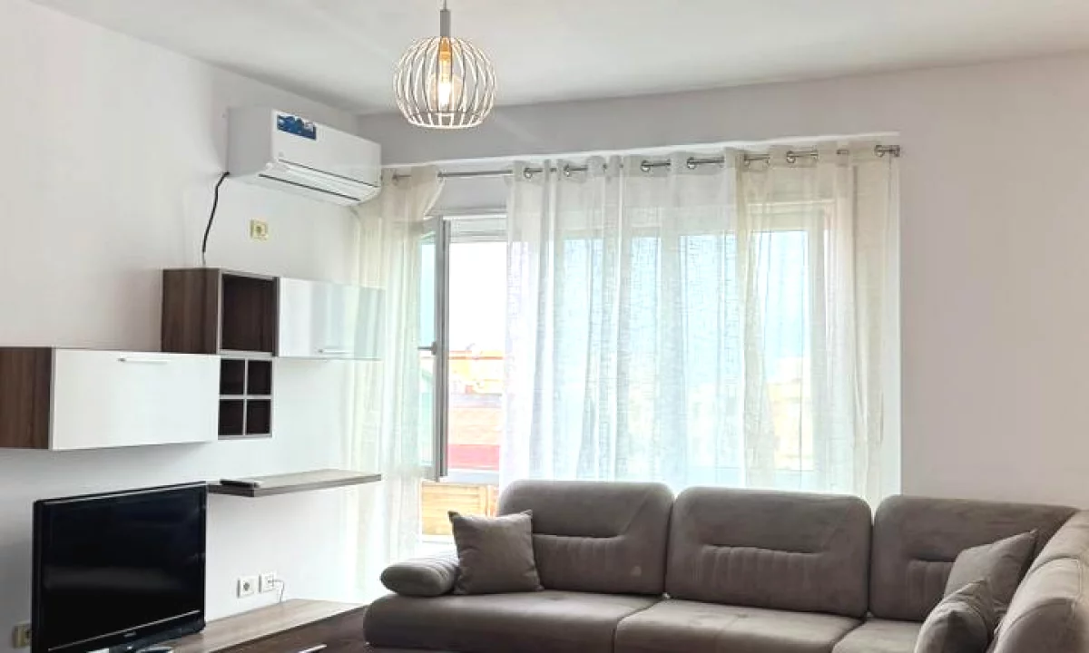 Shtepi me qera Apartament ne Tirane, 2+1, Mobilimi E mobiluar, Pagesa 600  Euro.