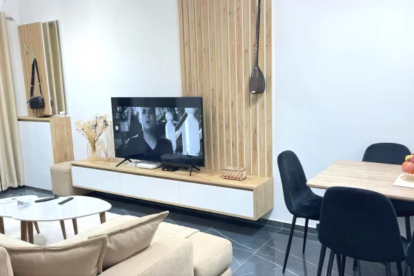 Shtepi me qera Apartament ne Tirane, 1+1, Mobilimi E mobiluar, Pagesa 400  Euro.