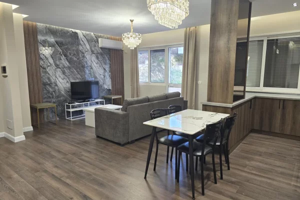 Shtepi ne shitje Apartament ne Tirane, 2+1, Mobilimi E mobiluar, Pagesa 210,000  Euro.