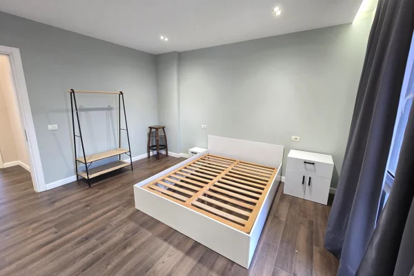 Shtepi ne shitje Apartament ne Tirane, 2+1, Mobilimi E mobiluar, Pagesa 210,000  Euro.