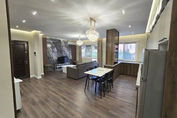 Shtepi ne shitje Apartament ne Tirane, 2+1, Mobilimi E mobiluar, Pagesa 210,000  Euro.