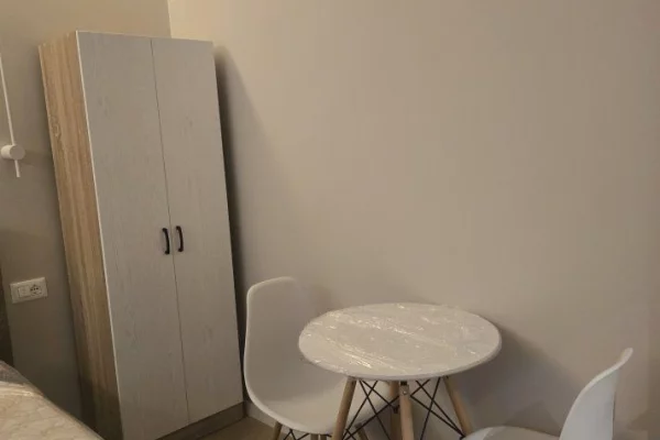 Shtepi me qera Apartament ne Tirane, Garsoniere, Mobilimi E mobiluar, Pagesa 400  Euro.