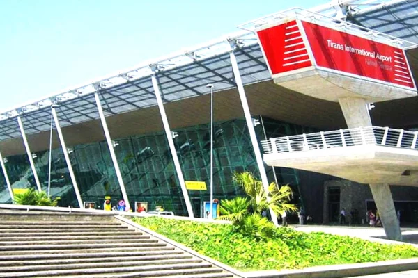 Truall ose Toke ne Tirane - 1,350,000 Euro