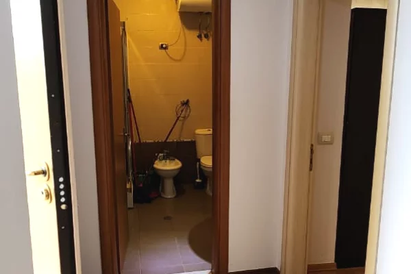 Shtepi me qera Shtepi Private ne Tirane, 1+1, Mobilimi E mobiluar, Pagesa 420  Euro.