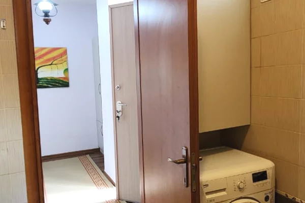 Shtepi me qera Shtepi Private ne Tirane, 1+1, Mobilimi E mobiluar, Pagesa 420  Euro.